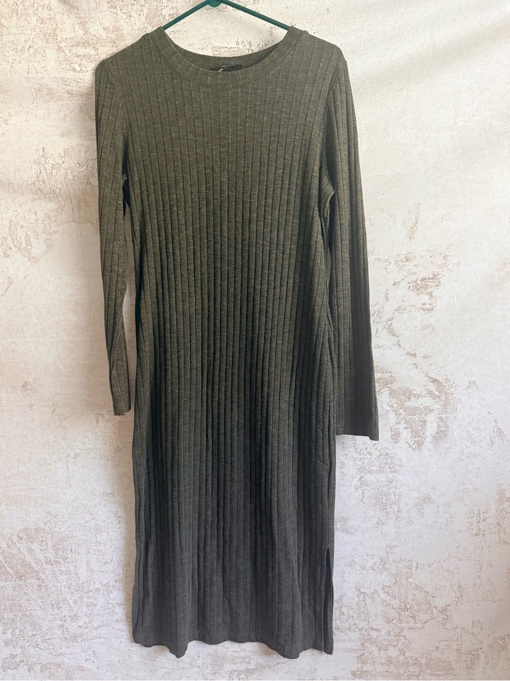 Ronni Nicole Olive Green Ribbed Long Sleeve Midi Dress